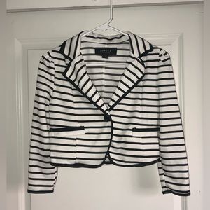 A black and white striped crop coat best for casual/business outfits